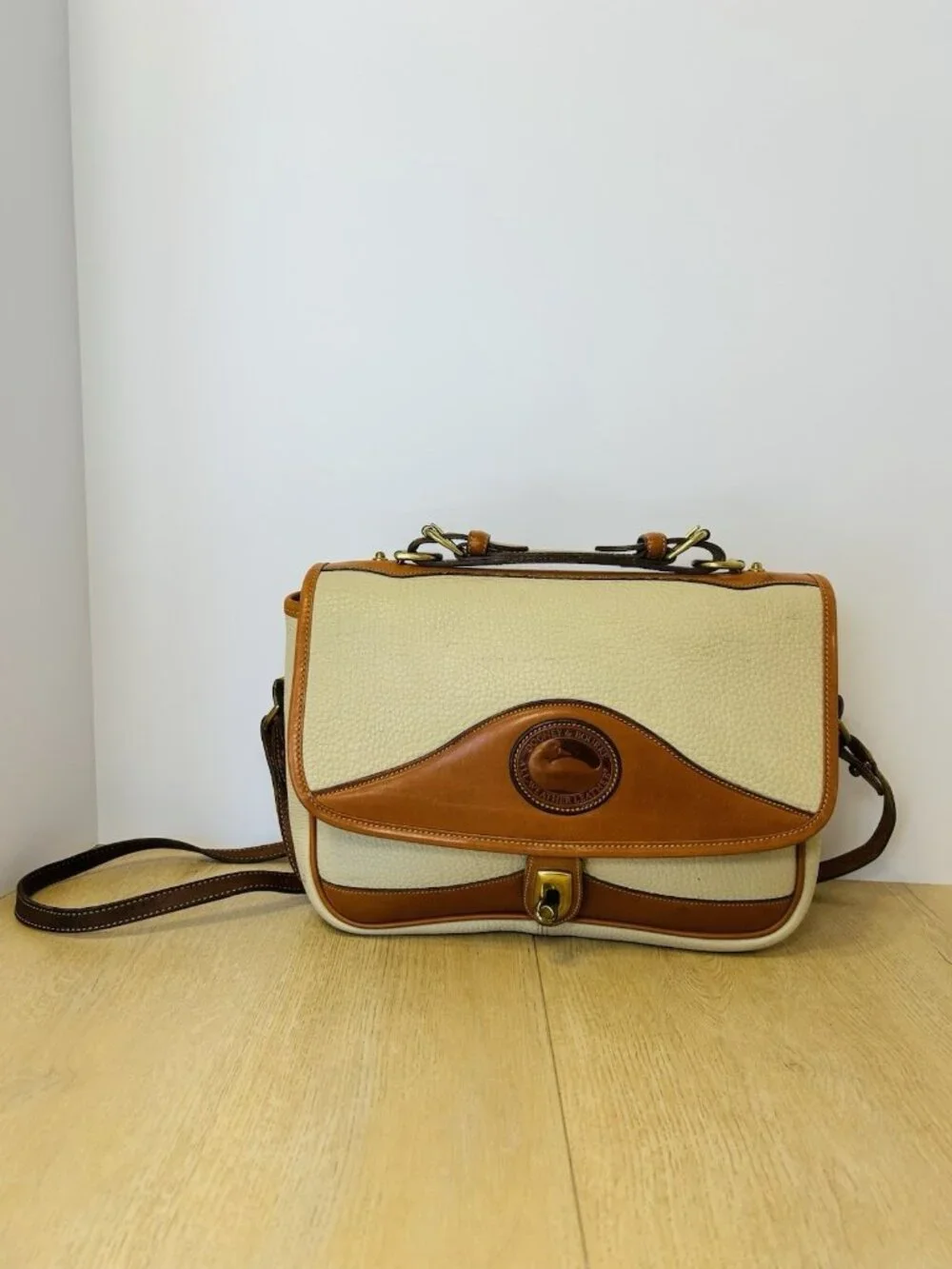 1990s Dooney & Bourke 701 CARRIER Shoulder Bag Tan Cream Vintage Collection RARE